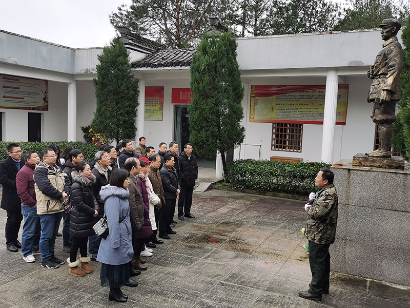 屯溪區(qū)委辦黨支部、屯溪城建投公司黨支部聯(lián)合開展主題黨日共建活動